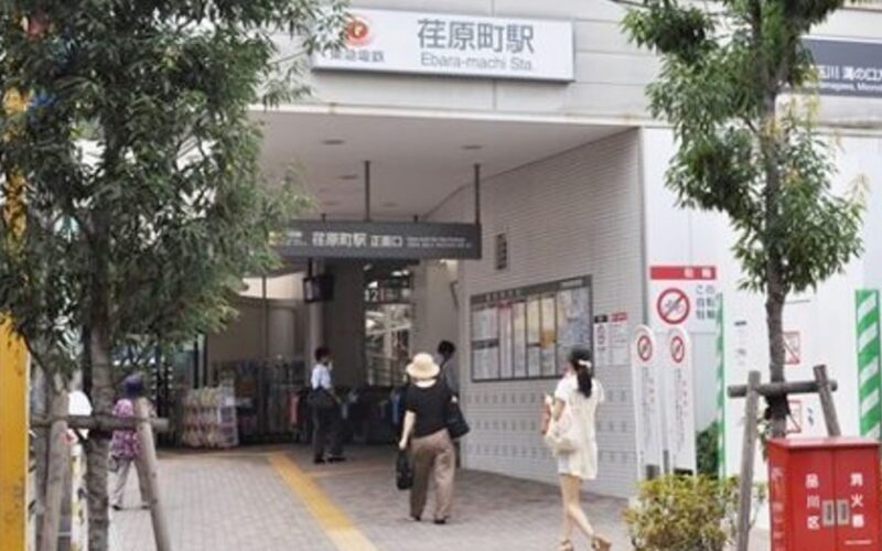 東京都品川区の大井町線荏原町駅で13歳の中学二年の女子生徒2人が飛び込み自殺