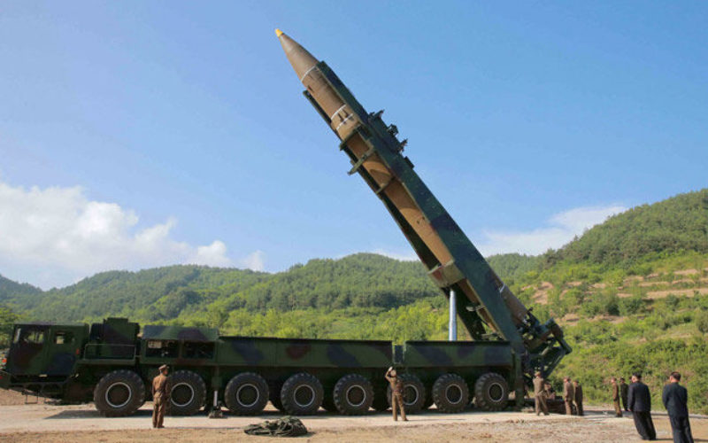 北朝鮮は大陸間弾道ミサイルICBMを見せ付け国際社会に威嚇