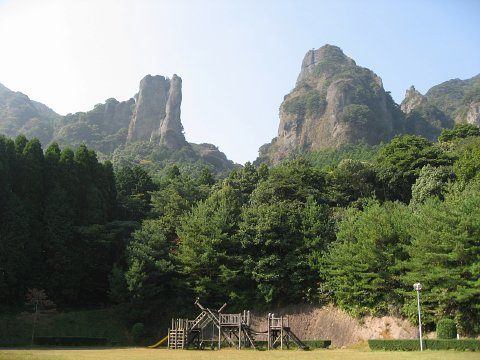 佐賀県武雄市の山林で性別不明の白骨遺体