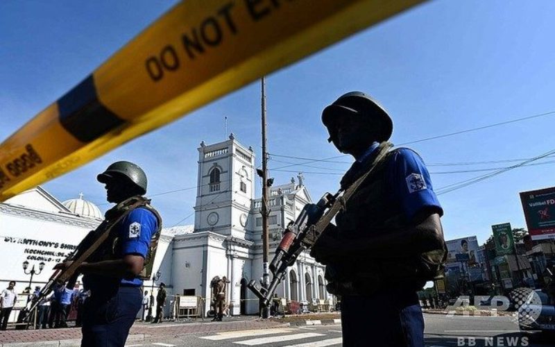 インド南部のスリランカで連続自爆テロ