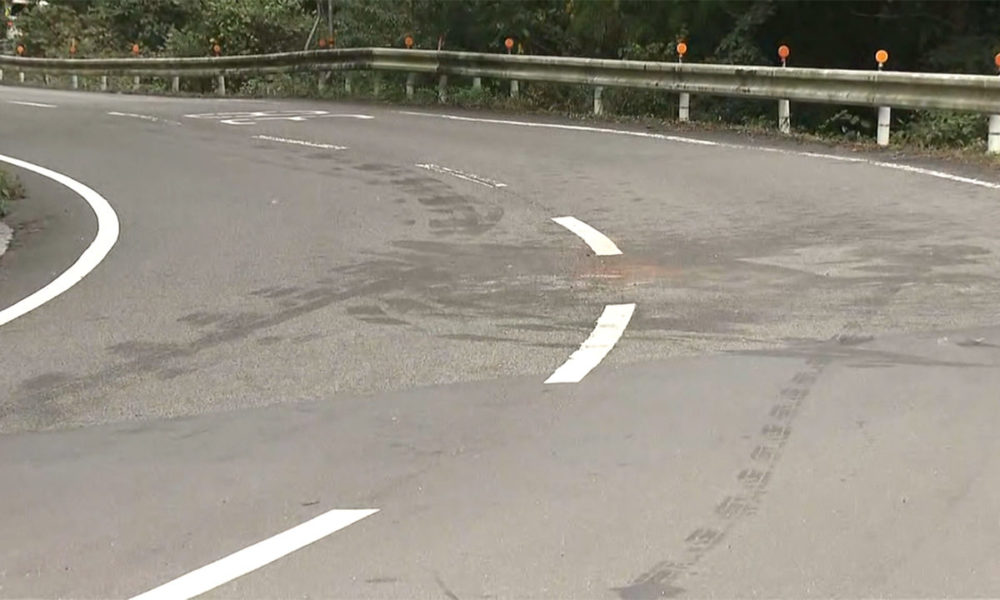 高知県いの町の国道194号線で2台の軽乗用車が正面衝突して2人が死亡