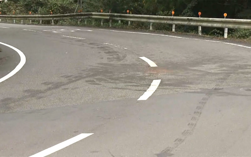高知県いの町の国道194号線で2台の軽乗用車が正面衝突して2人が死亡