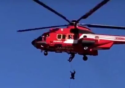 福島県いわき市で救助ヘリが女性を搬送中に上空から転落