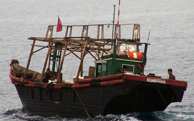北朝鮮の漁船内で16人の乗組員を殺害した朝鮮人の男らを国外追放