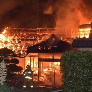 茨城県水戸市の住宅から出火して焼け跡から二人の遺体