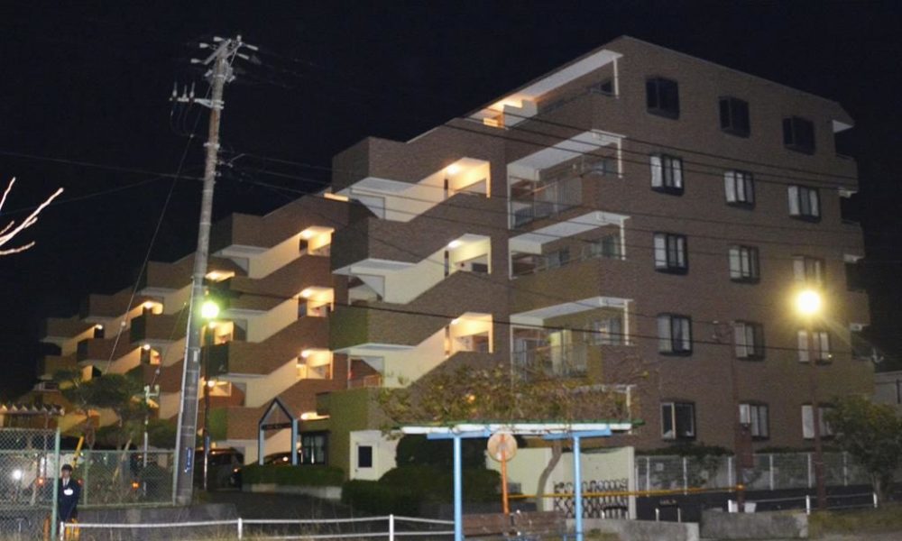 神奈川県横須賀市のマンションで鋭利な刃物で刺された男性の遺体