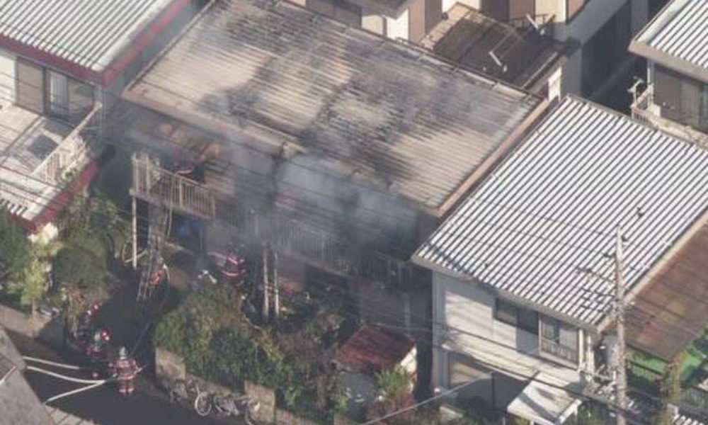 埼玉県越谷市にある住宅で火災が発生している影響で3人が死亡