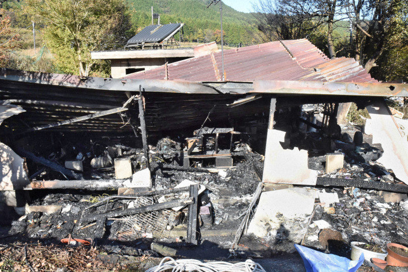 山口市阿東生雲東分にある平屋建て住宅で火災が発生して4人が死亡