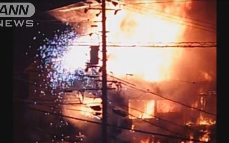 北海道白糠町にある住宅で爆発音と共に火災が発生