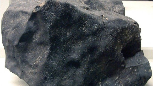 オーストラリアに落下した隕石の中から50億年前の物質を発見