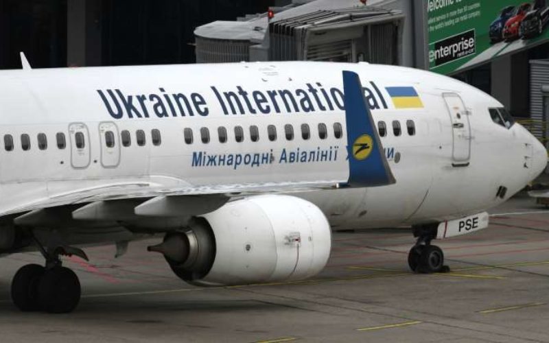 ウクライナ国際航空のボーイング737型機が176人の搭乗者を載せて墜落