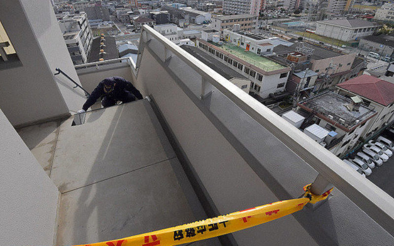 大阪市平野区にある市営住宅の9階から転落した7ヶ月の幼児死亡
