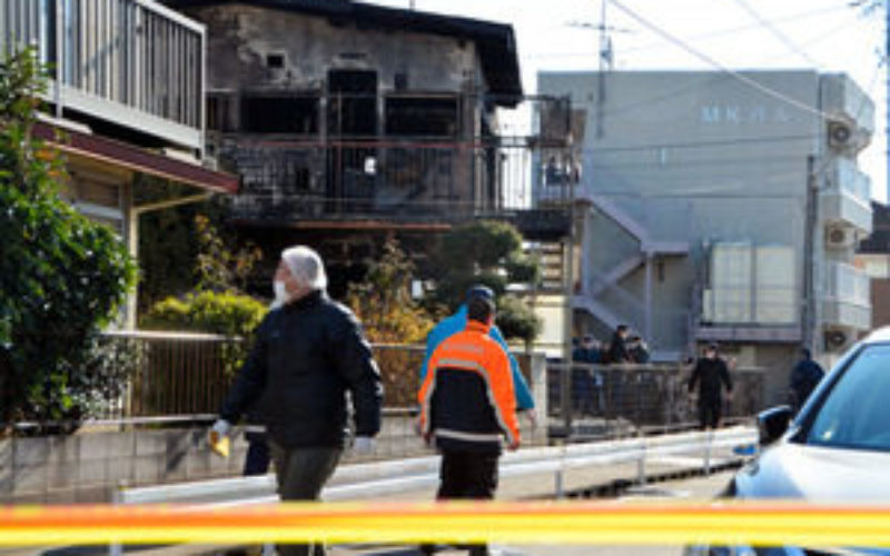 千葉県流山市の二階建てアパートから出火して焼け跡から3人の遺体