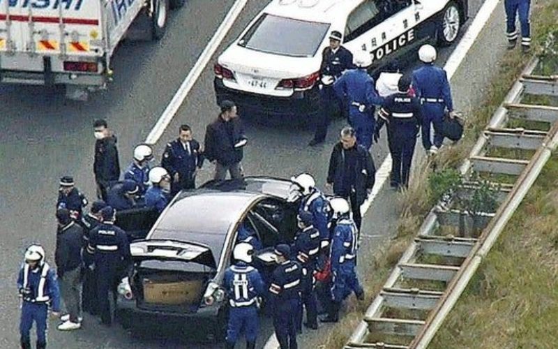 福岡市博多区の千代交差点で2人の女性を跳ねて逃走