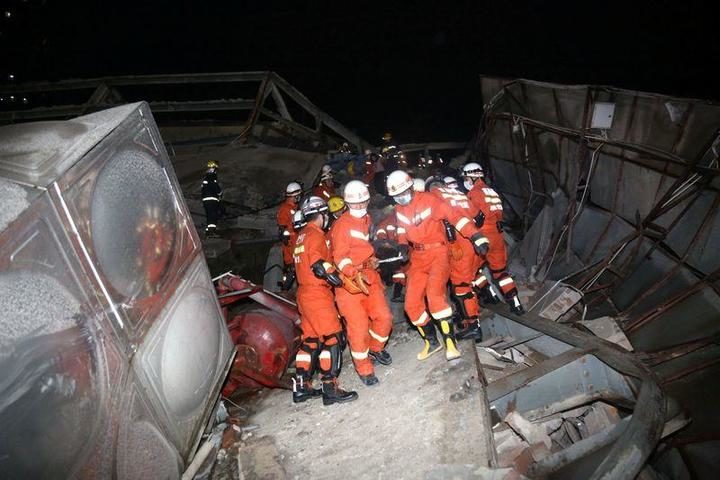 中国福建省で新型コロナウィルス隔離施設のビルが崩壊