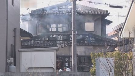 兵庫県加古川市野口町で住宅火災が発生して焼け跡から男性遺体