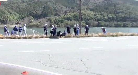 山口県下関市にあるダムの中に転落した車の車内から男女の遺体