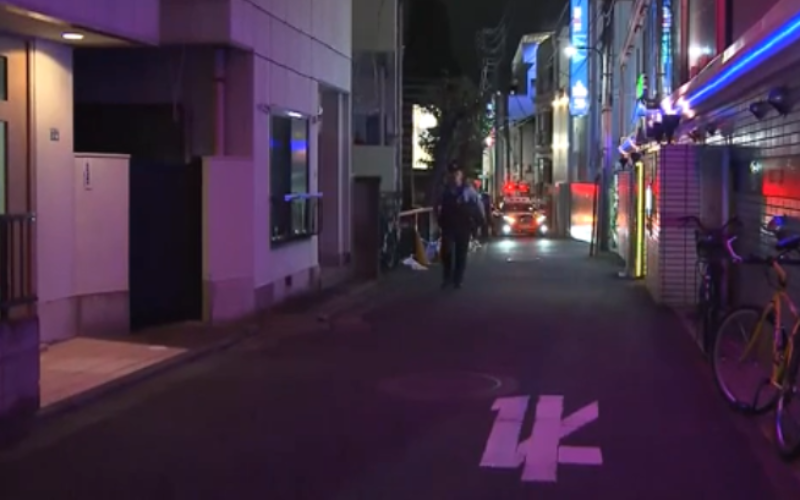 東京都豊島区池袋のホテル室内で女性の首を絞めて殺害