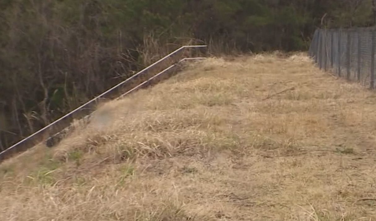 石川県七尾市の能登島で車を止めて車内で自殺を図った2人の男女
