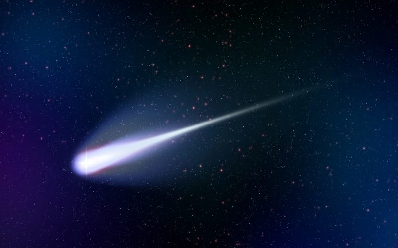 彗星のATLASが地球の側を通過する可能性があり観測が可能か
