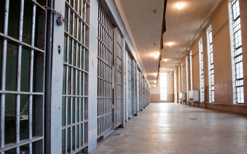 米フロリダ州でコロナウイルス対策で釈放されていた囚人が殺人事件