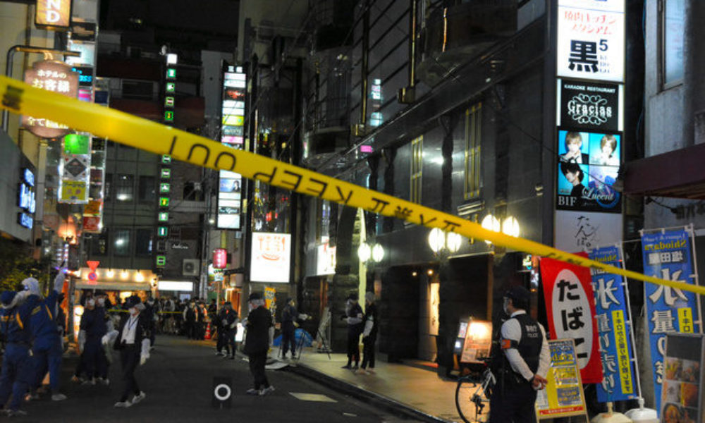 東京都新宿区歌舞伎町の飲食店に探偵業の男らが押し入り店員を襲撃
