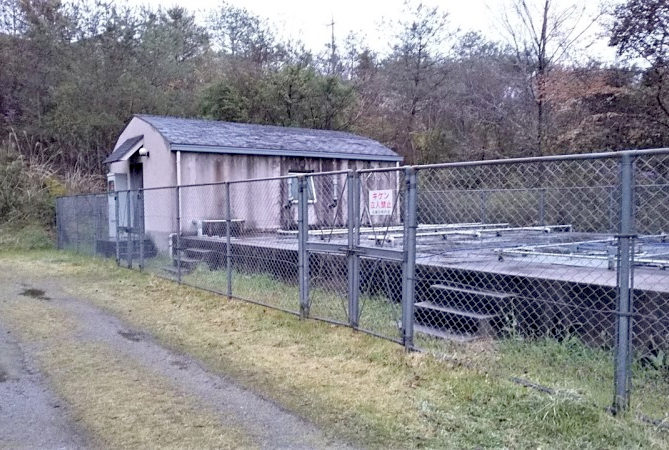 岡山県津山市西吉田の団地で浄化槽の点検作業中に乳児の遺体