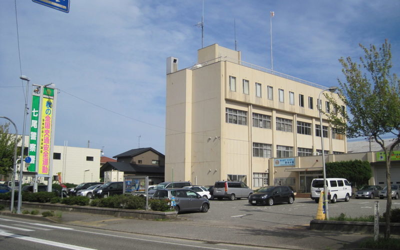 石川県七尾市の能登島で車を止めて車内で自殺を図った2人の男女