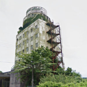宮崎県えびの市にある廃墟のホテルの室内の中で性別が不明ないた遺体
