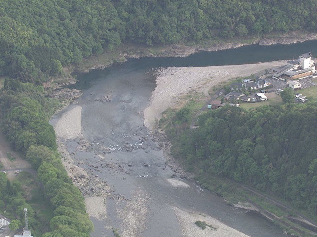 岐阜県関市の長良川でBBQをしていた男性が川で溺れて死亡