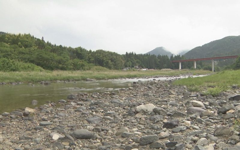 岐阜県中津川市付知町の藤川橋付近の付知川で女性の遺体