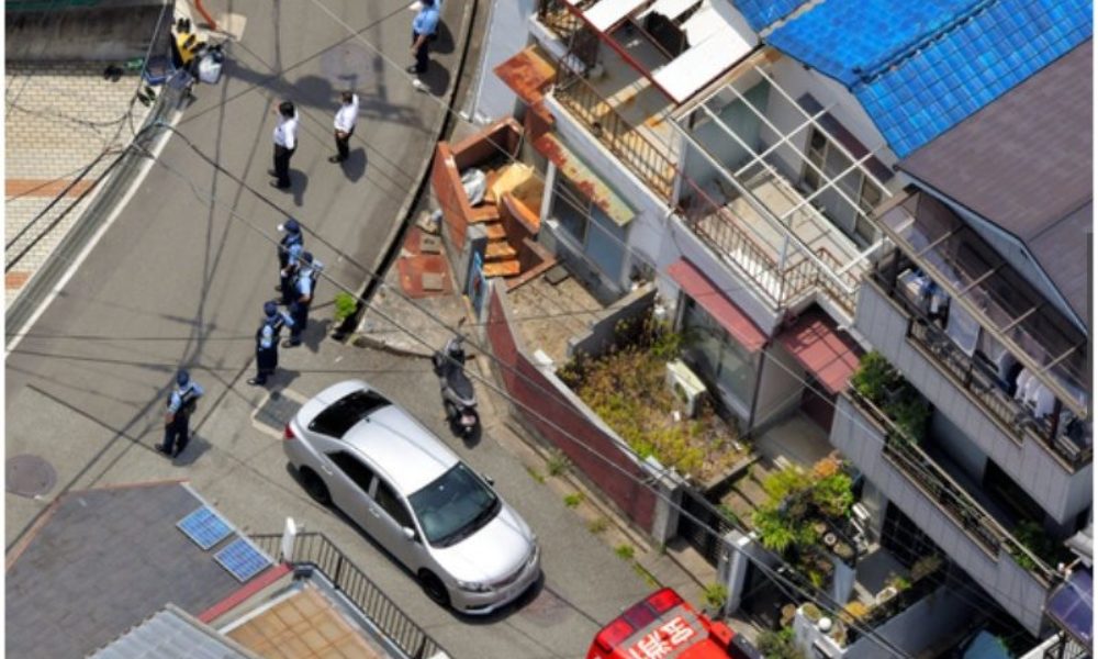 兵庫県宝塚市の密集している住宅地で4人が殺傷されるボウガン事件