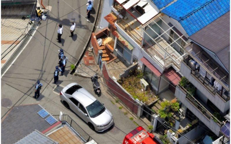 兵庫県宝塚市の密集している住宅地で4人が殺傷されるボウガン事件