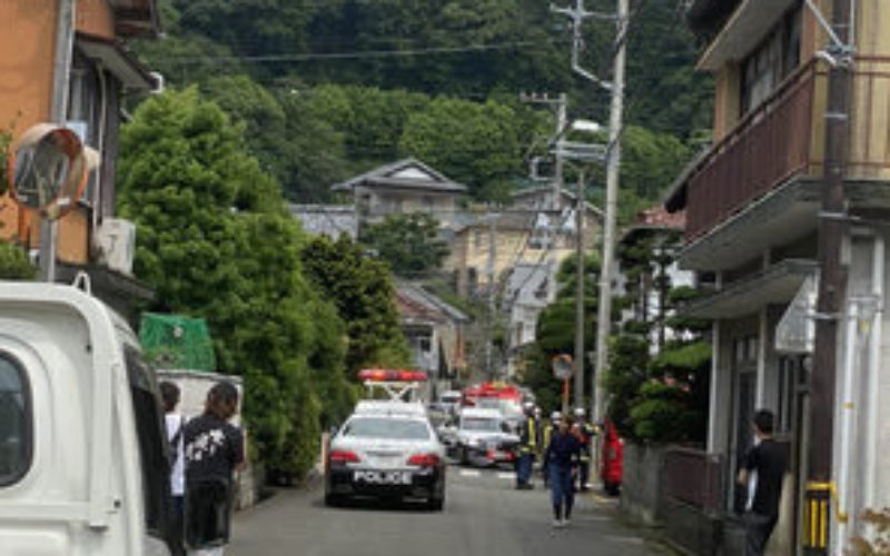 静岡県沼津市にある路上で女子大生が20歳の男に刃物で刺されて死亡