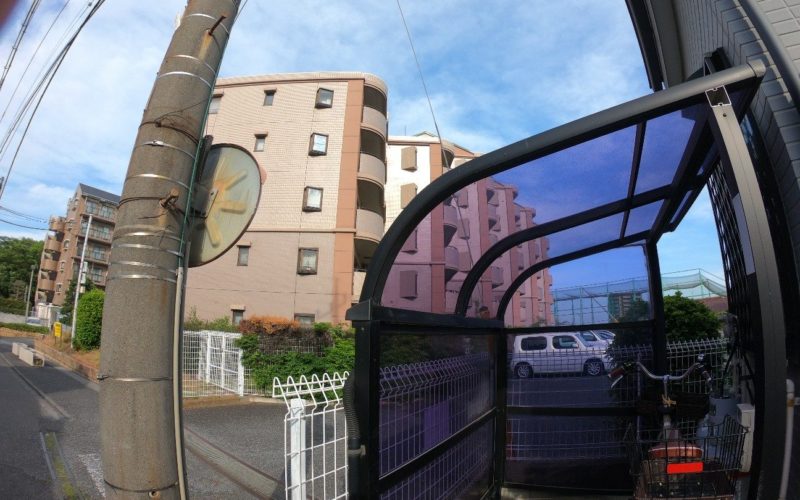 埼玉県和光市のマンション駐車場に止められた車の中から男性の遺体