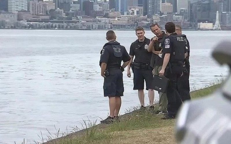 米のワシントン州で動画を投稿中に袋詰の二人の遺体を発見する