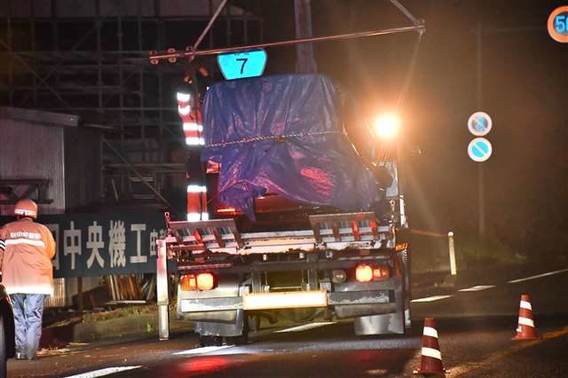 秋田県の国道で軽乗用車が歩道に乗り上げ車内から母娘の遺体2