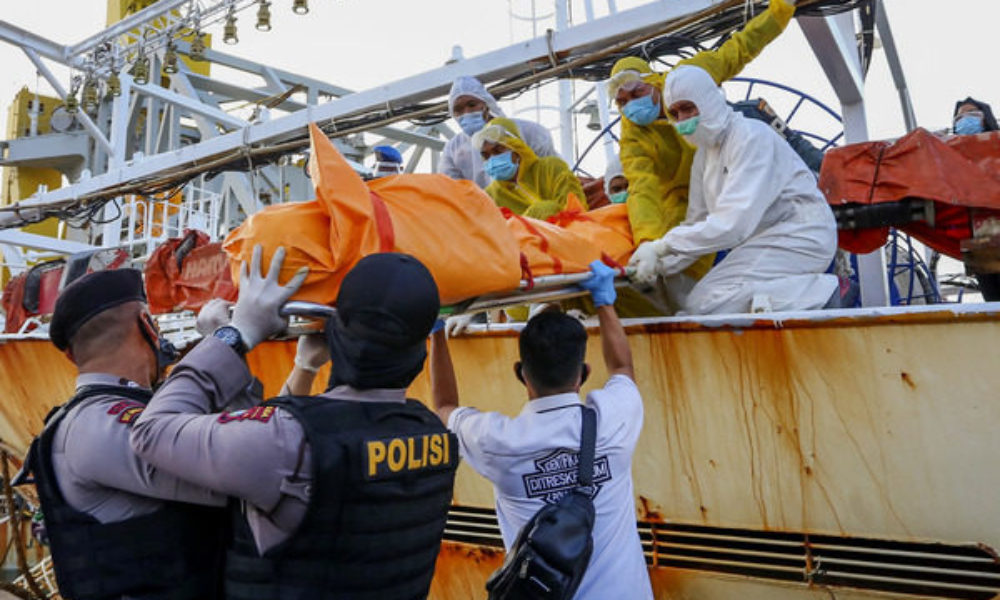 中国漁船から冷凍にされたインドネシア人の遺体