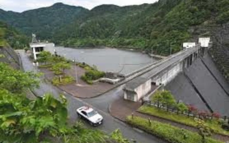 福井県坂井市にある龍ヶ鼻ダムで湖面に浮いていた男性の遺体