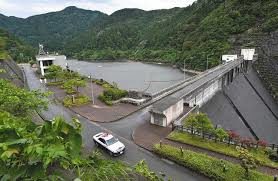 福井県坂井市にある龍ヶ鼻ダムで湖面に浮いていた男性の遺体