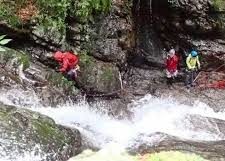 群馬県中之条の四万川で沢登りをしていた大学生が流され行方不明