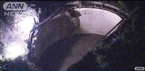 金沢区の工事現場で重機が穴に転落