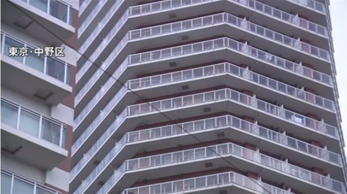 盗撮の容疑で逮捕に向かったマンションの自宅から飛び降り自殺