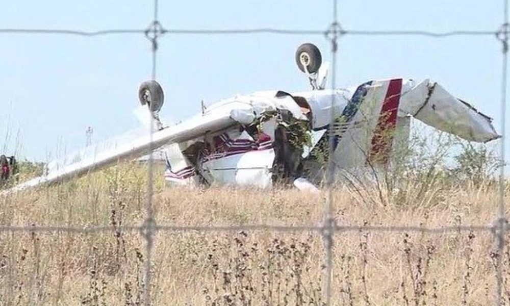 米のテキサス州で小型飛行機が墜落して3人が死亡