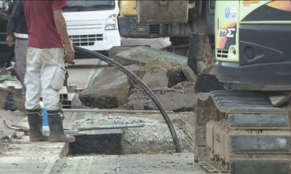 碧南市の下水道工事で掘られた穴が崩れ作業員が意識不明の重体