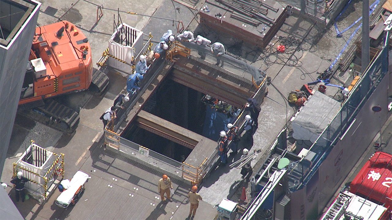 横浜駅西口付近の場所で穴を掘って工事をしていた作業員が生き埋め