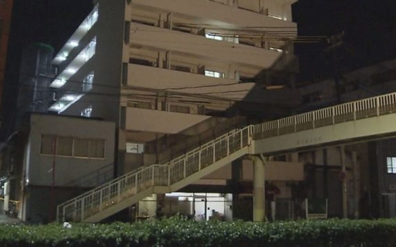 大阪市住吉区のマンションで男性が知人に刃物で刺されて死亡
