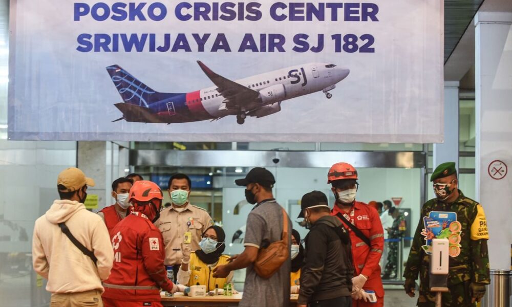 インドネシアのジャカルタから飛び立った旅客機が墜落