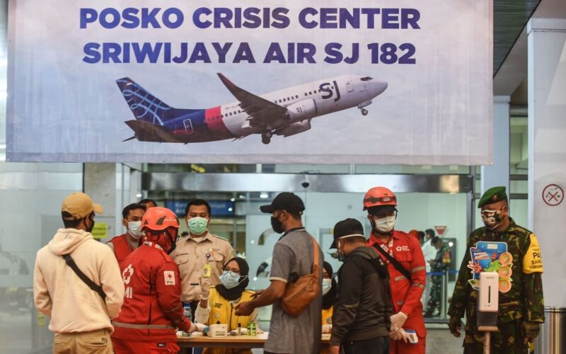 インドネシアのジャカルタから飛び立った旅客機が墜落