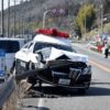 福知山市の国道で緊急走行中のパトカーが軽ワゴン車と接触しガードレールに激突